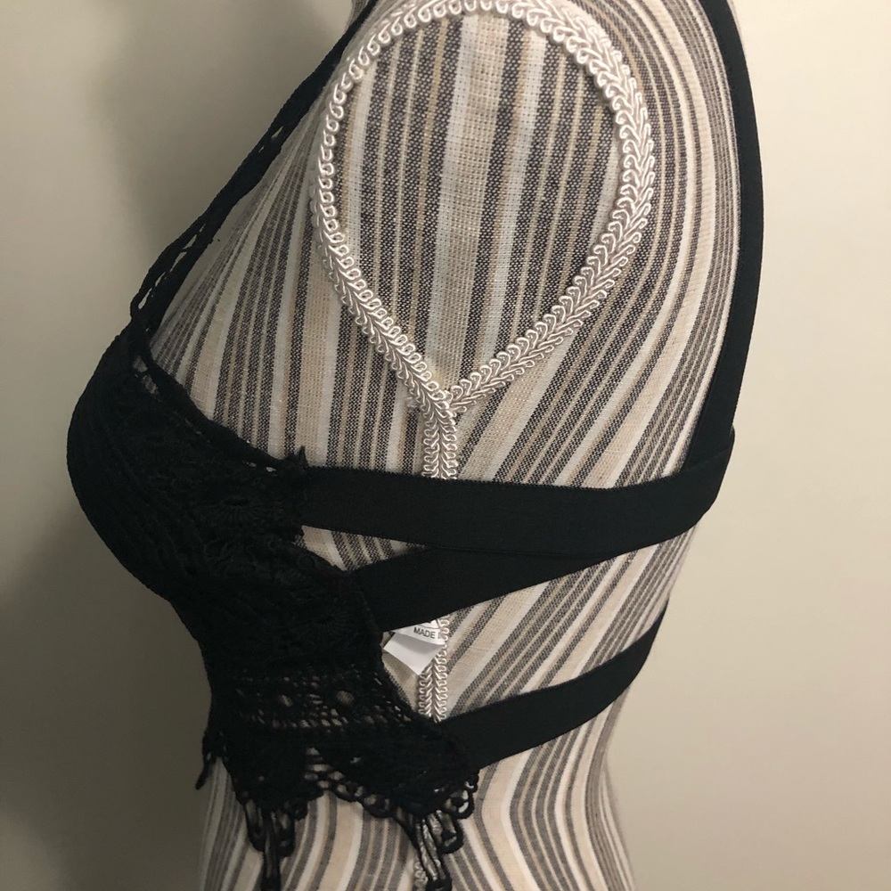 Crocheted crop top - Picture 2 of 3